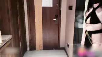 超颜值极品女神〖狐不妖〗带性感母狗秘书出差黑丝诱惑无套内射，性感黑丝小高跟LO包臀裙，优雅气质尤物小骚货
