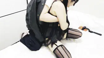 蒙脸巨乳极品福利姬完美小骚鲍，被大尺度猛操到内射
